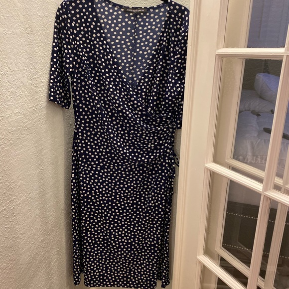 Jones Wear Dresses & Skirts - Navy polka dot polyester dress Jones Wear Dresses & Skirts - Navy polka dot polyester dress